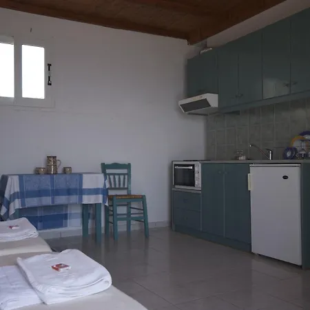 Ξενοδοχείο με διαμερίσματα Sarikampos 2*