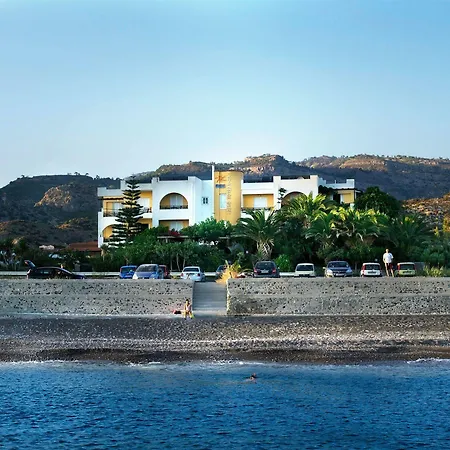 Ξενοδοχείο με διαμερίσματα Sarikampos 2*
