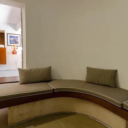 Aparthotel Sarikampos 2*